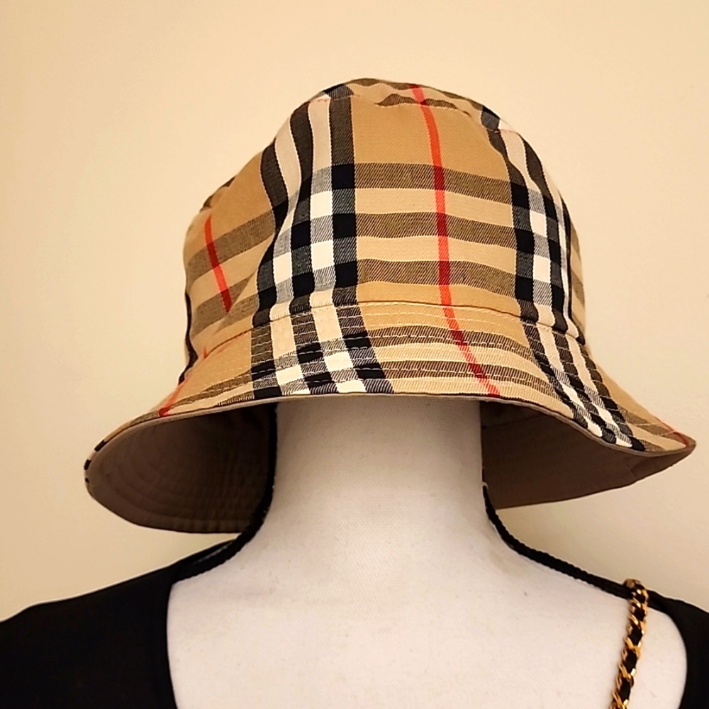 BURBERRY Reversible Novo Check  Bucket Hat Gabardine Tan Classic Plaid